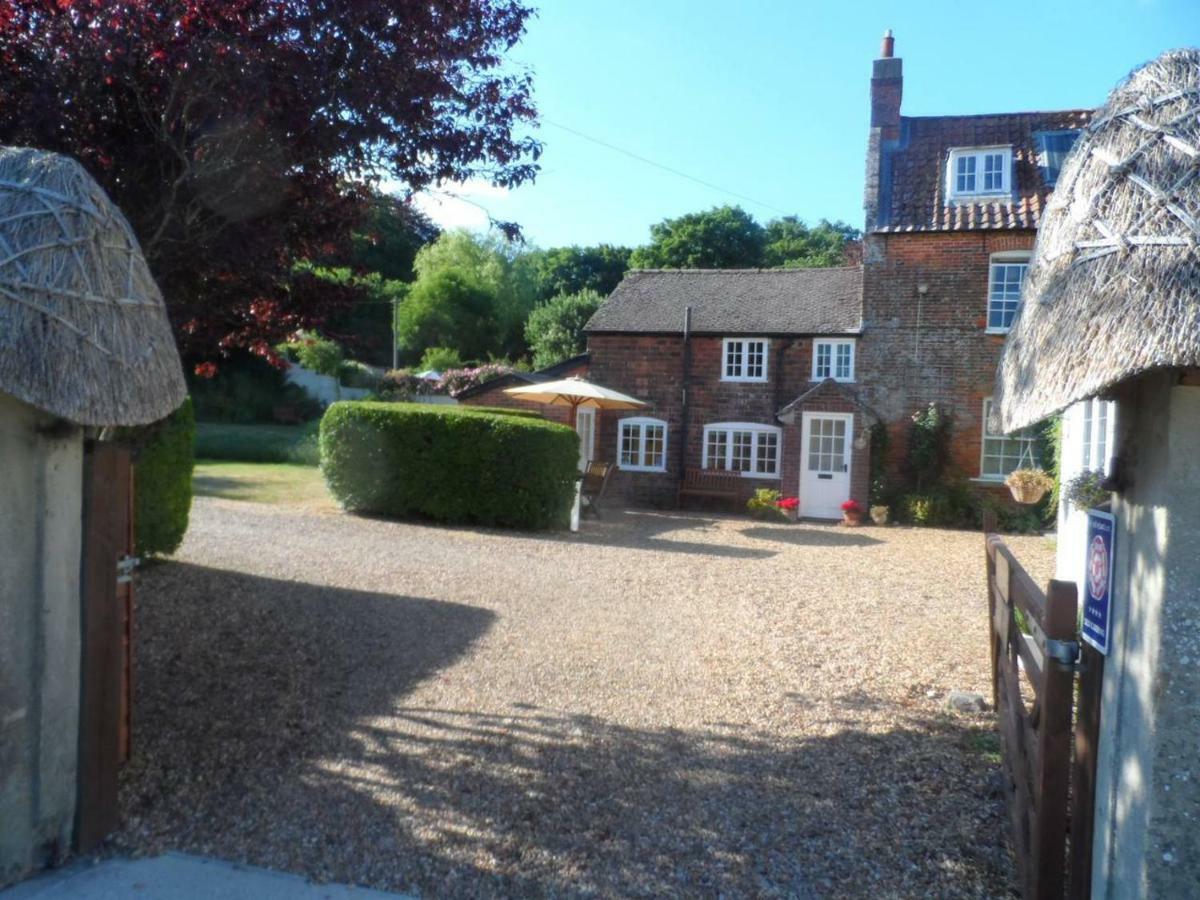 Stunning 3 Bedroom 3 Bath Self Catering Cottage Nr Stonehenge, Longleat, Avebury And Bath - Great Local Village Pub Pewsey Extérieur photo